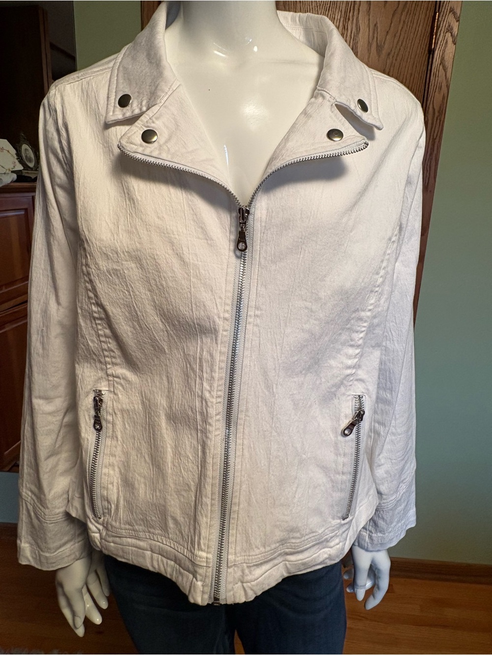 KEREN hart Women's White Zip-Front Denim Jacket with Snap Collar